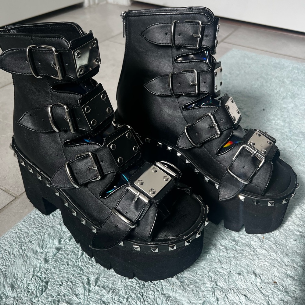 Demonia Ashes 70 Platforms